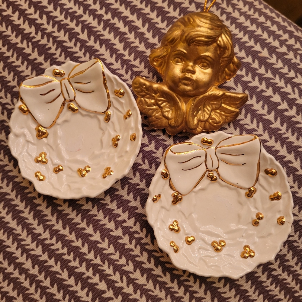 Duo of Vintage Wreath Trinket Dishes ~ 1960s Hobbyist ~ Candle Holder Trinkets